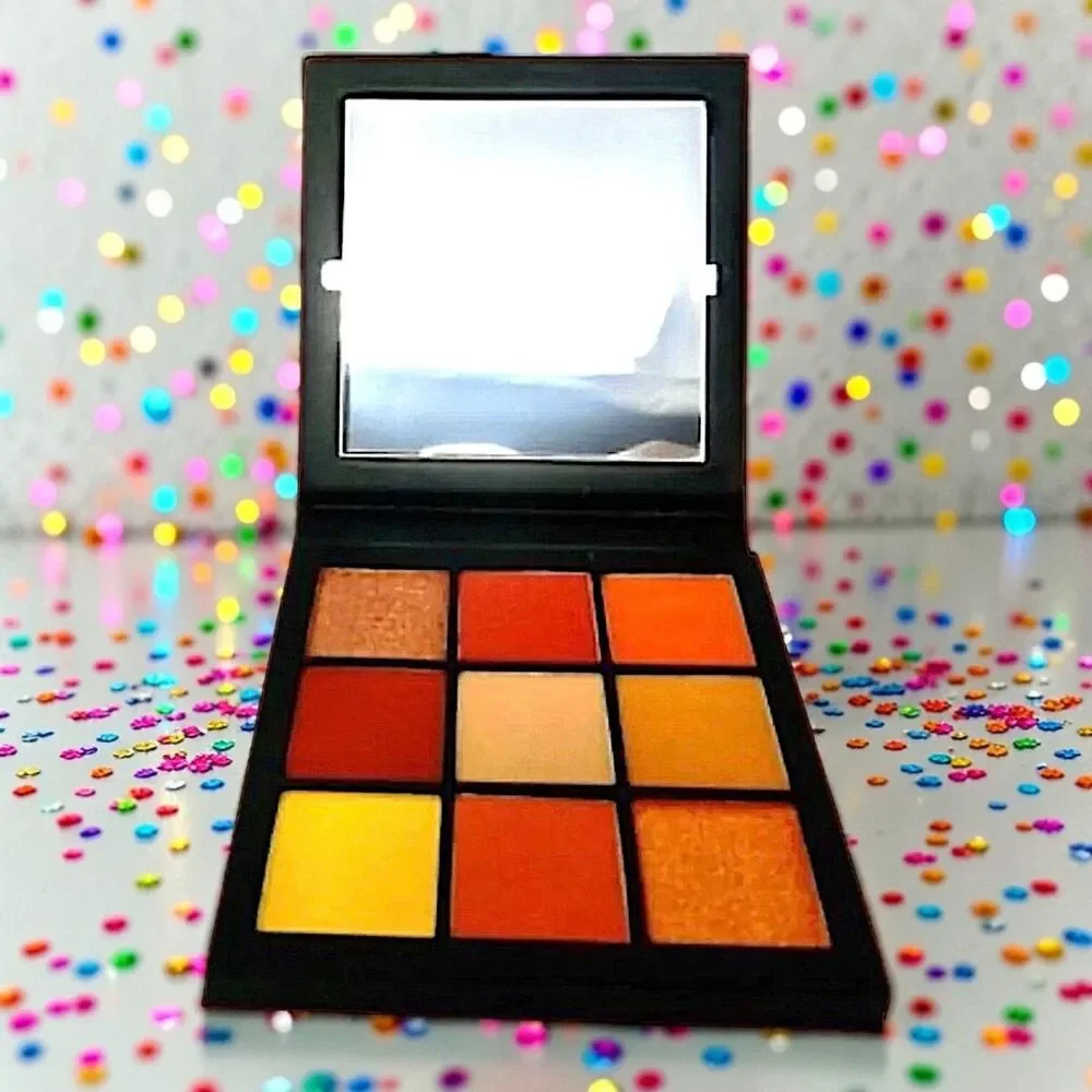 HUDA BEAUTY Coral Obsessions 9-Shade Eyeshadow Palette  9 x 0.04 oz New In Box
